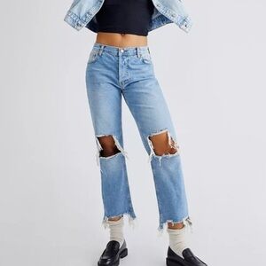 NWOT WE THE FREE FREE PEOPLE MAGGIE MID RISE DISTRESSED STRAIGHT LEG JEANS